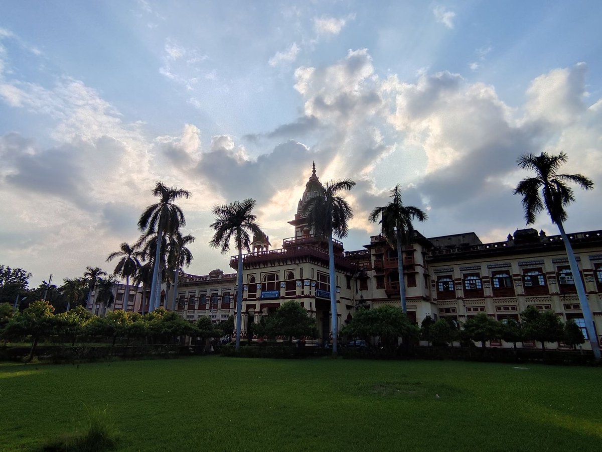#NewInitiative #BHU has introduced a new scheme known as the Global Experience Faculty Program (GEFP) to offer faculty members an opportunity to spend up to a year in top 500 global institutions (as per THE or Q-S rankings). #BanarasHinduUniversity