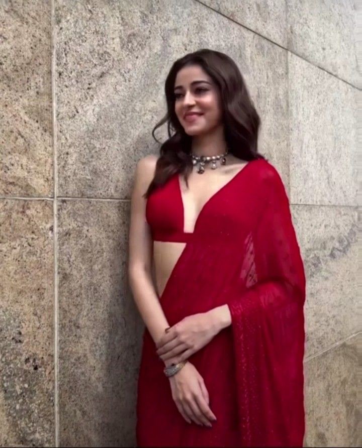 sonu____shaghal's tweet image. #AnanyaPanday 
#nicelook
#hotlook
#bestsareelook
#viralpost
#bollywoodactress 
#actress
#bollywood

#AnanyaPanday