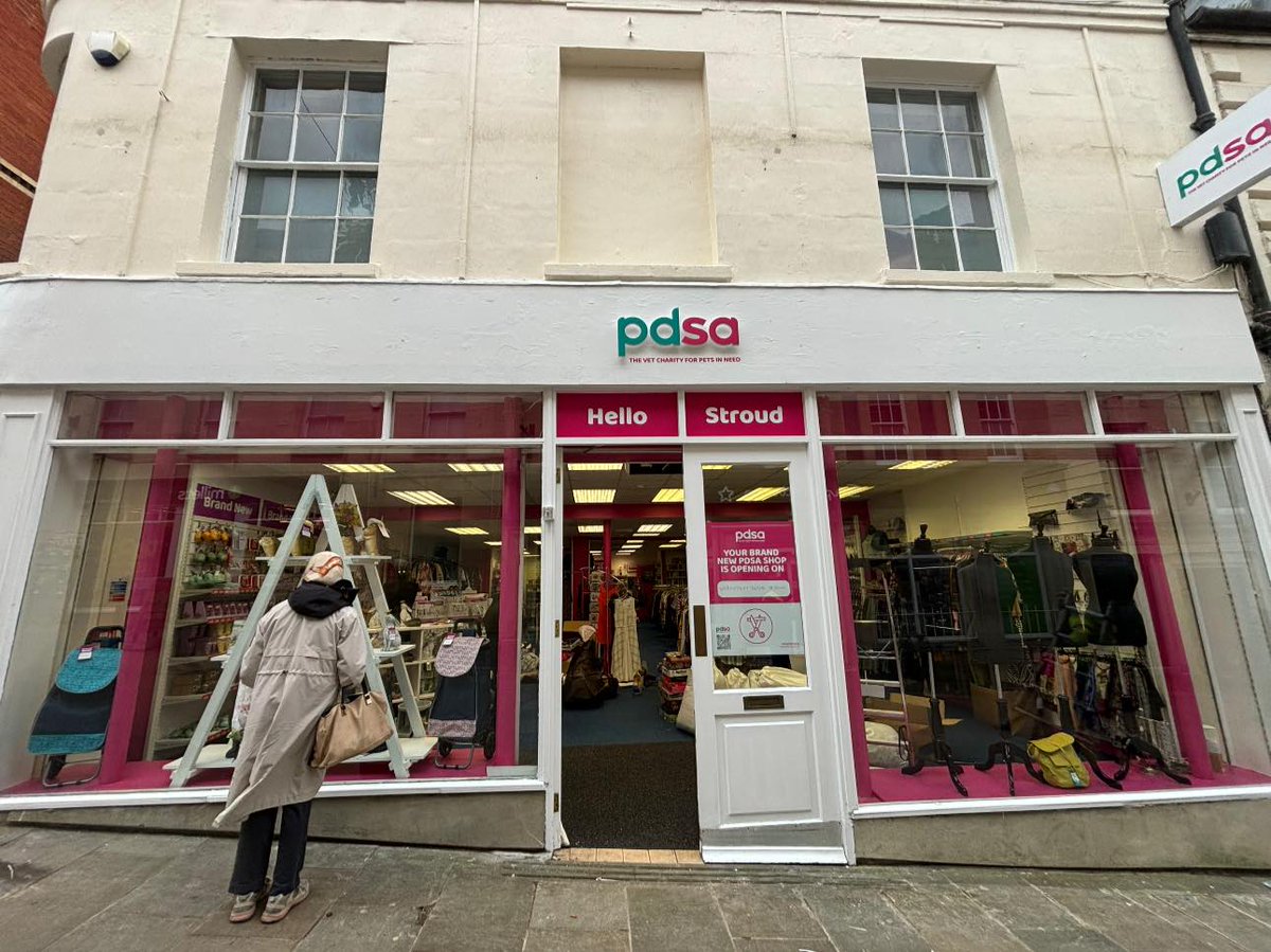 Just under 2 hours until our new sister store, the 3rd Gloucestershire store, opens! Are you able to support PDSA Stroud? Open from 10am today at 11 High Street, they need your donations, volunteering, custom and social media support! 😁😁