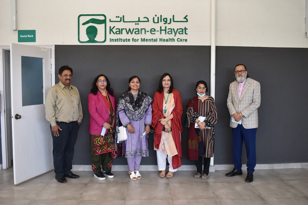 KarwanHayat's tweet photo. PARCO's CSR team, led by Ms. Zubia Iqbal, visited Karwan-e-Hayat hospital in Keamari to witness mental health initiatives. A crucial collaboration for the underprivileged community's mental wellness. #SupportKarwaneHayat #PARCO #CommunityCollaboration #MentalHealth #KarwaneHayat https://t.co/b7RsAiVLBV