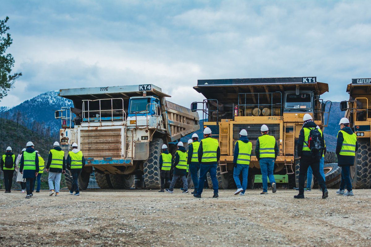 💎MASTERMINE en Atenas

El equipo del proyecto MASTERMINE se reunió en Atenas (#Grecia) 

<a href="/Subterra_Ing/">SYSTRA Subterra</a>, realiza la labor de Technical Manager. Desde el Dpto. de I+D+i, Guillermo Vaquero Quintana y Samuel Saez Lopez acudieron a dicho evento.

#innovación #mina #ingeniería