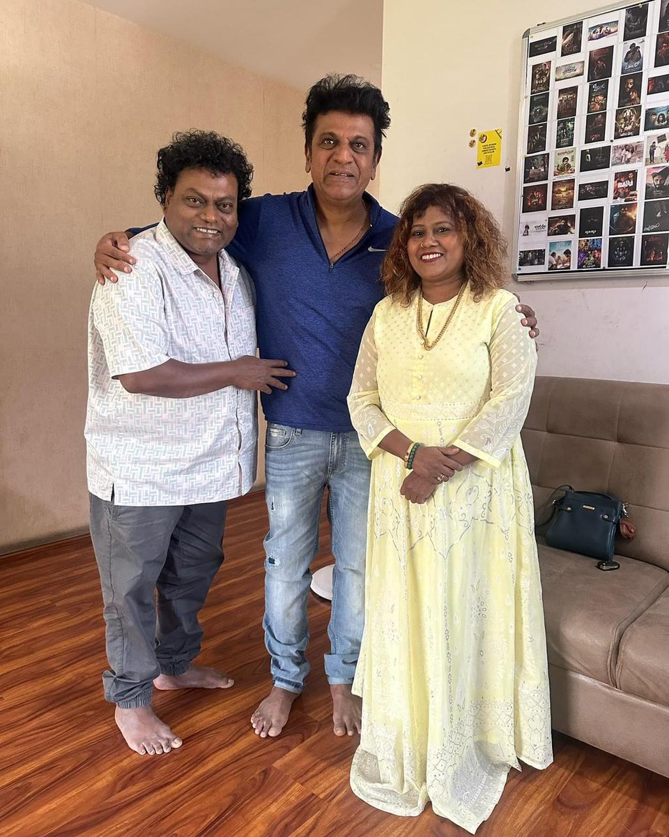 Dr. Sadhu Kokila (@nimmasadhu) on Twitter photo ಕರುನಾಡ ಚಕ್ರವರ್ತಿ ಶಿವಣ್ಣ ಇಂದು ನಮ್ಮ ಸ್ಟುಡಿಯೋದಲ್ಲಿ 'ಕರಟಕ ದಮನಕ' ಚಿತ್ರದ ಡಬ್ಬಿಂಗ್ ಮಾಡಿದ ಸಂದರ್ಭ!
#KaratakaDamanaka <a href="/NimmaShivanna/">DrShivaRajkumar</a> <a href="/yogarajofficial/">ʏᴏɢᴀʀᴀᴊ ʙʜᴀᴛ</a> <a href="/rocklineent/">RocklineEnt</a> #DrShivarajkumar #NimmaSadhuKokila #SadhuKokila ಕರುನಾಡ ಚಕ್ರವರ್ತಿ ಶಿವಣ್ಣ ಇಂದು ನಮ್ಮ ಸ್ಟುಡಿಯೋದಲ್ಲಿ 'ಕರಟಕ ದಮನಕ' ಚಿತ್ರದ ಡಬ್ಬಿಂಗ್ ಮಾಡಿದ ಸಂದರ್ಭ!
#KaratakaDamanaka <a href="/NimmaShivanna/">DrShivaRajkumar</a> <a href="/yogarajofficial/">ʏᴏɢᴀʀᴀᴊ ʙʜᴀᴛ</a> <a href="/rocklineent/">RocklineEnt</a> #DrShivarajkumar #NimmaSadhuKokila #SadhuKokila