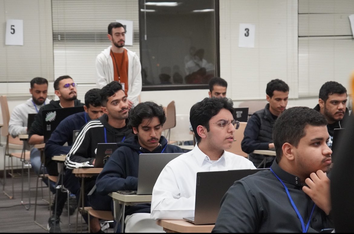 KFUPM_CC's tweet photo. انهينا ثاني ايام معسكر تطوير مواقع الويب بالتعاون مع @GDSC_KFUPM💻
دخلنا في تفاصيل JavaScript وتعرفنا على محرّك Node.js وكملنا نطبق على نفس المشروع باستعمال اداة npm🪄
نشكر @KFUPM_PhotoClub على التغطية
نشوفكم الليلة في اخر ايام معسكرنا 🫡💙
#KFUPM
#KFUPM_CC
#webBootcamp_KFUPM https://t.co/LHPKe97Lcx