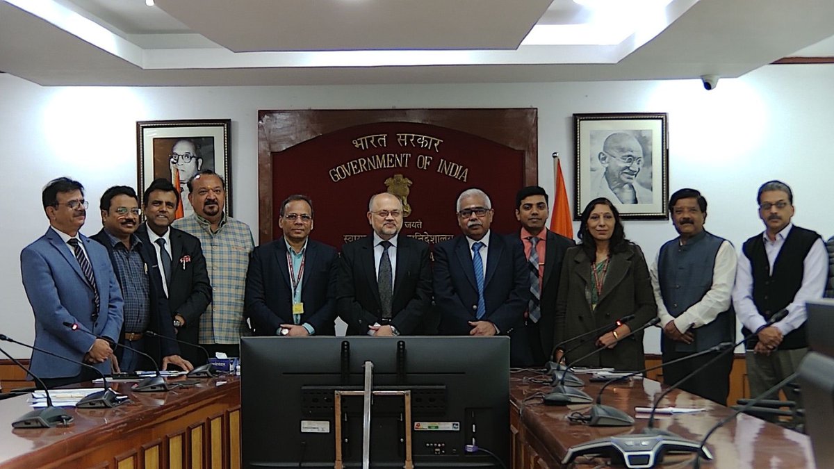 Indian__doctor's tweet photo. @IMAIndiaOrg Delegation Met Regarding NEXT with @NMC_IND Chairman.
Hopeful for positive outcome 🤞🏻
#NotoNext
#MedTwitter https://t.co/2CpI4JXF1B