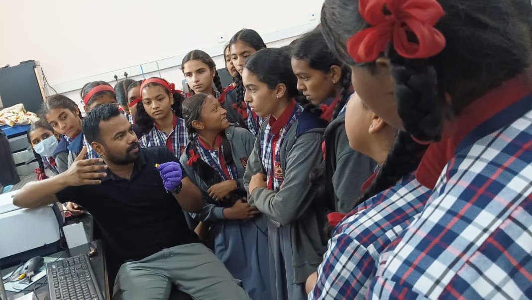 Rajamalligandee's tweet photo. The most important thing we can do is inspire young minds.
Demonstrating work to school students.

#labvisit #schoolstudents #iisc https://t.co/gqcKs1t9yE