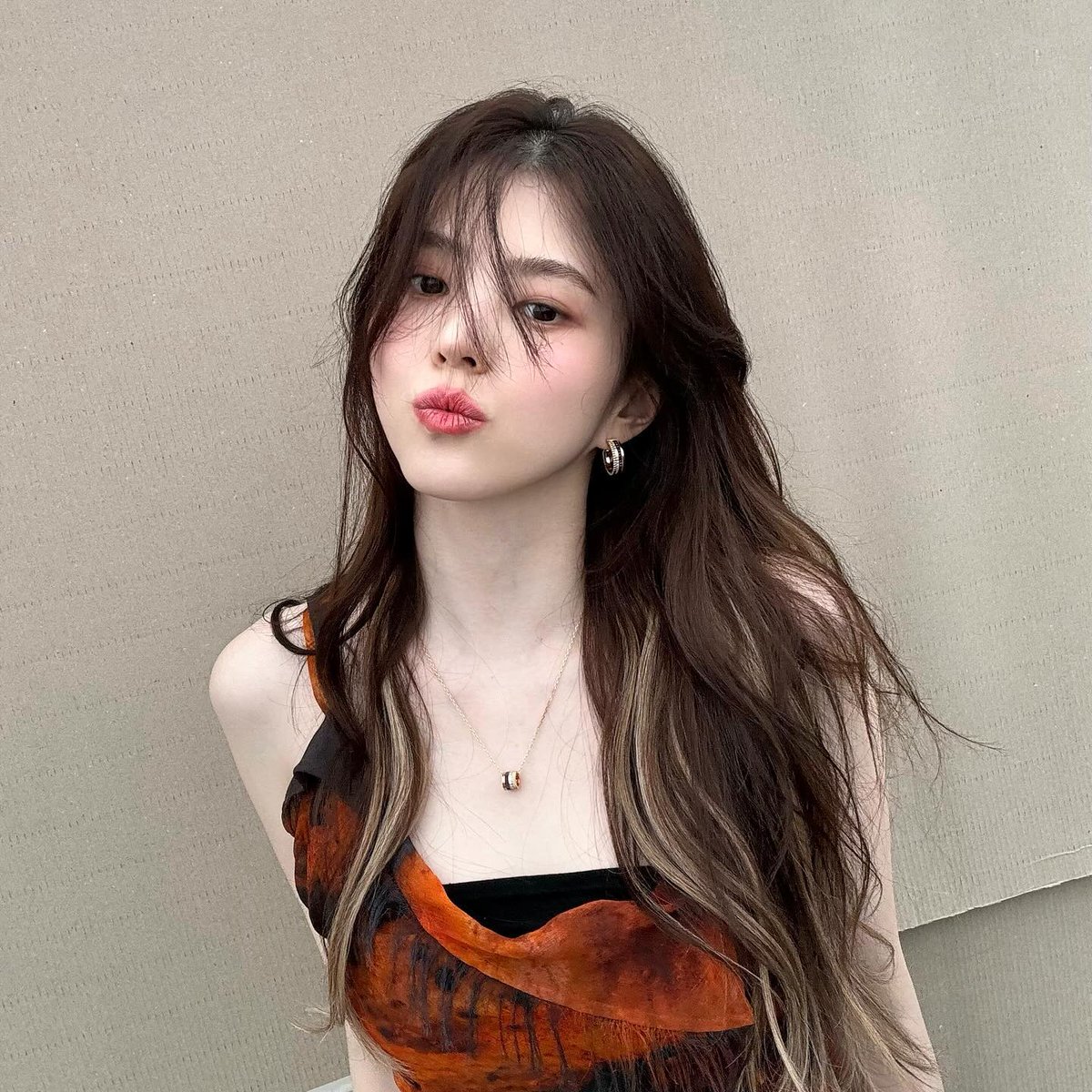 hansoheeglobal's tweet photo. Han Sohee instagram update 

🥹

#HanSohee #한소희 https://t.co/EPttRzG2QM