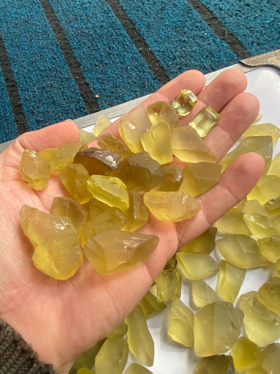 folkertreasure's tweet photo. Item:  good Quality preformed lemon citrine 

 #lemonquartz  #facetcitrine  #citrinecrystal #facetstones #crystal #crystalgems  #gemstone  #roughstone  #gemsrocksmineral #quartz  #citrin #yellowcitrin https://t.co/wjZPxbIpEi