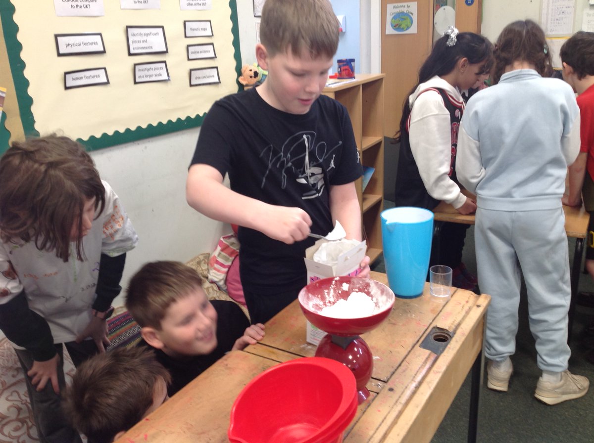 CrocClass's tweet image. We really enjoyed NSPCC Number Day last Friday!  We started by exploring the types of numbers we had chosen for our costumes (including some prime numbers!) then got on with planning our party! @WillowsCE