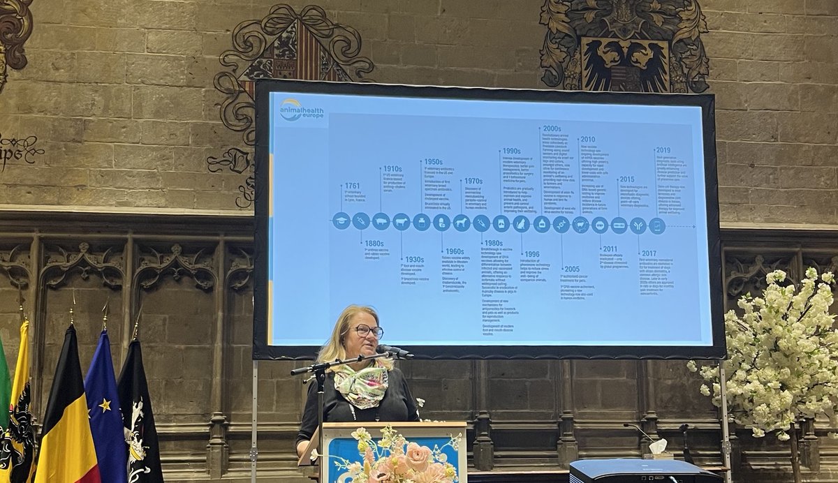 animalhealthEU's tweet photo. Yesterday evening we were pleased to open the #DIAH event at the beautiful Ghent Townhall

Our Secretary General @roxanefeller shared a timeline on #Innovation in #AnimalHealth to kick off the event for academia &amp; researchers to exchange with companies.
https://t.co/TYbuloveYU https://t.co/dwSHgiIQcl