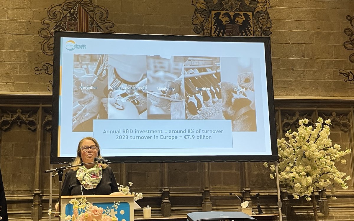 animalhealthEU's tweet photo. Yesterday evening we were pleased to open the #DIAH event at the beautiful Ghent Townhall

Our Secretary General @roxanefeller shared a timeline on #Innovation in #AnimalHealth to kick off the event for academia &amp; researchers to exchange with companies.
https://t.co/TYbuloveYU https://t.co/dwSHgiIQcl
