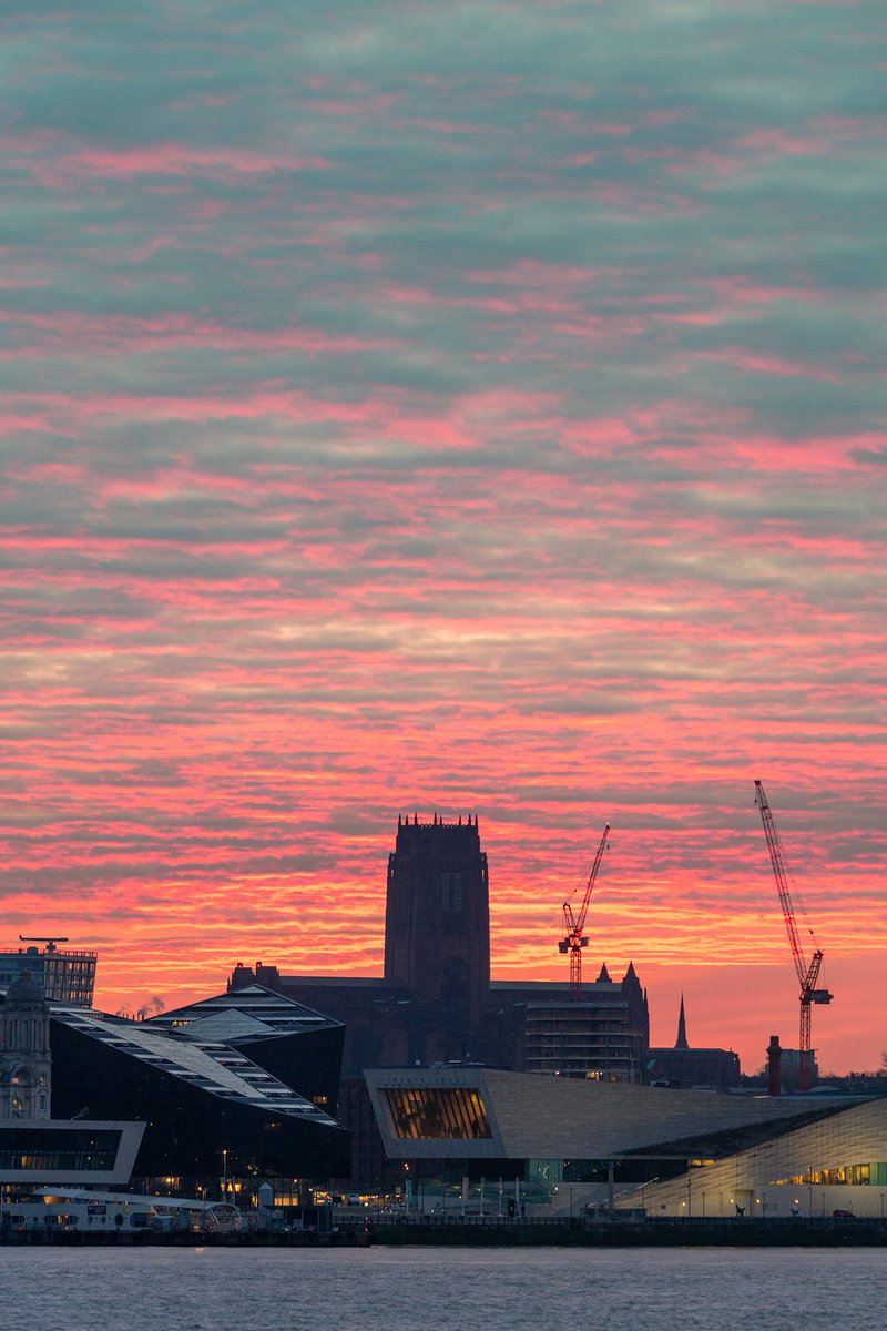 LiverpoolVista's tweet photo. Lovely dawn sky over the ever diminishing view from here of #Liverpool Cathedral. https://t.co/9wCgiQf0cD