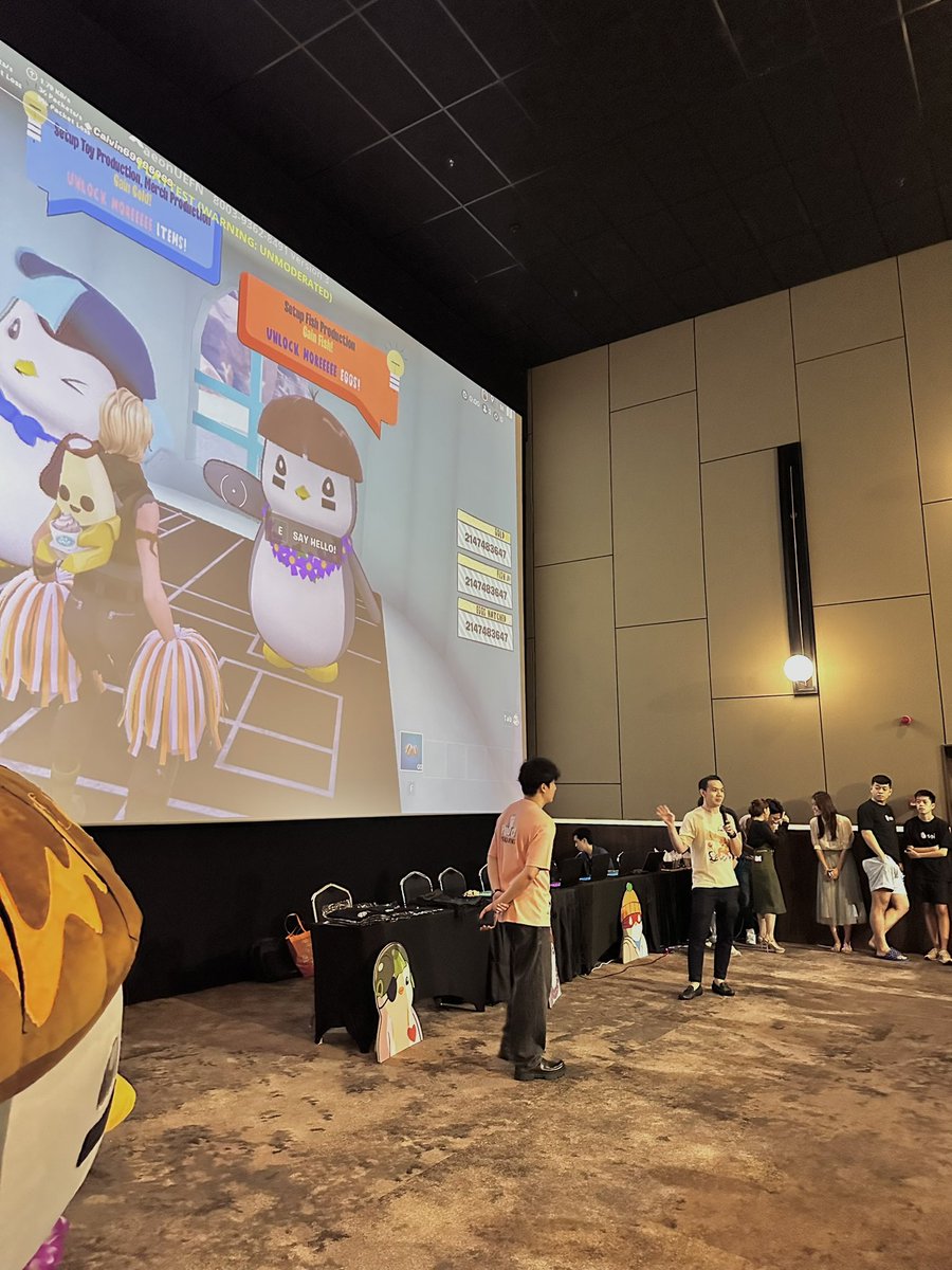 Amber_Leong's tweet photo. Shoutout to the incredible Pudgy and Web3 community! 🐧✨ 

Witnessing this Pudgy milestone has been nothing short of amazing. Here's to many more milestones to come! 🚀

TQ @uefn_fun &amp; @pudgypenguins https://t.co/0VZXNvR1Te