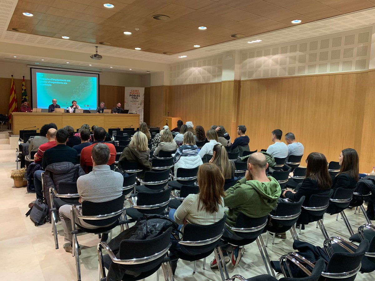 AOC (@consorciaoc) on Twitter photo Sessió de treball sobre el projecte d'implantació del #gestorExpedients als municipis lleidatans. El <a href="/ccplaurgell/">Consell Comarcal del Pla d'Urgell</a> acull la sessió a càrrec de
@consorciAOC, <a href="/DiputacioLleida/">Diputació de Lleida</a> i <a href="/espublico/">esPublico</a>.
✅Línies generals del projecte
✅Model d'integració amb els #serveisAOC
✅Novetats #Gestiona Sessió de treball sobre el projecte d'implantació del #gestorExpedients als municipis lleidatans. El <a href="/ccplaurgell/">Consell Comarcal del Pla d'Urgell</a> acull la sessió a càrrec de
@consorciAOC, <a href="/DiputacioLleida/">Diputació de Lleida</a> i <a href="/espublico/">esPublico</a>.
✅Línies generals del projecte
✅Model d'integració amb els #serveisAOC
✅Novetats #Gestiona