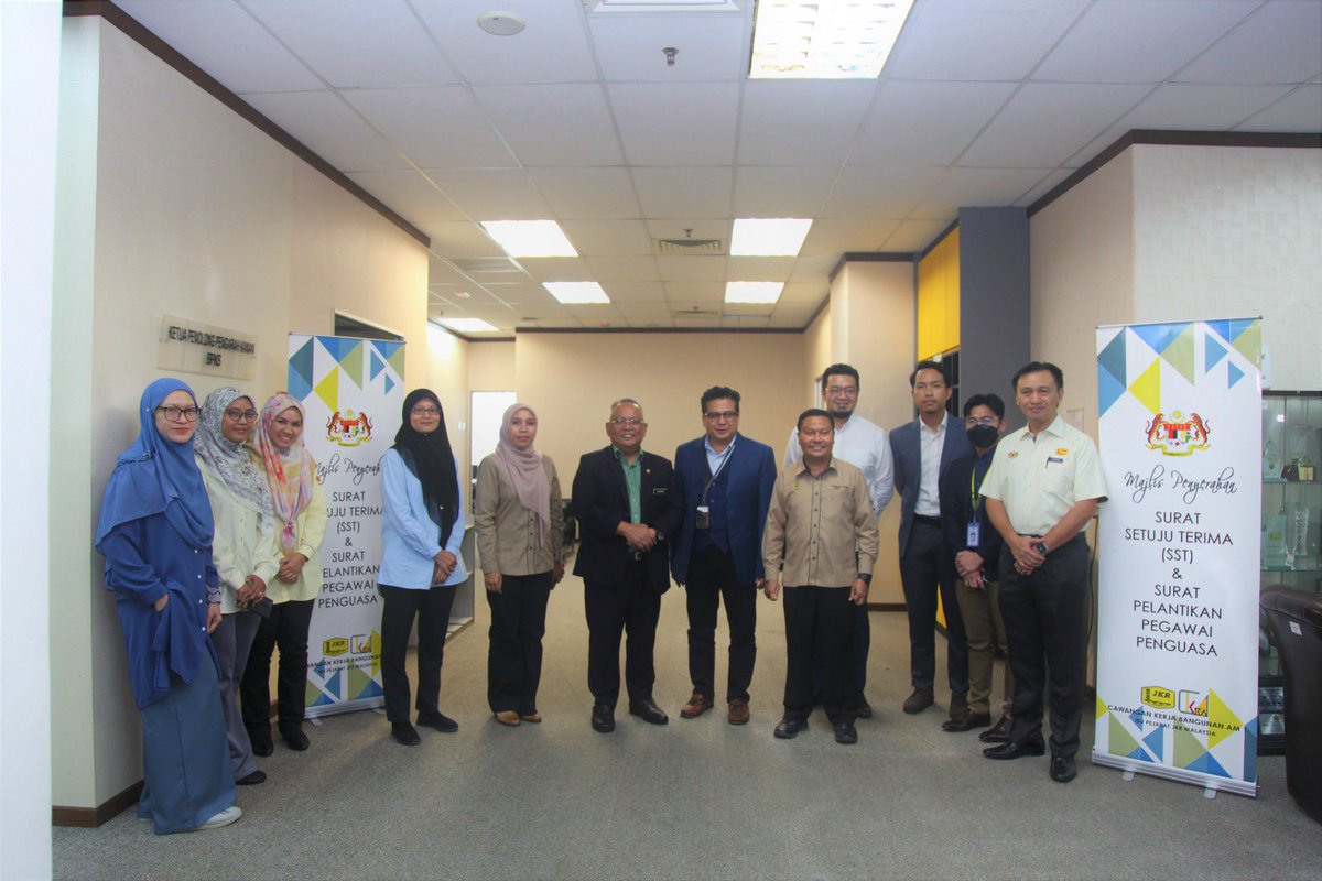 7/2/2024 - Majlis Penyerahan SST &amp; Pelantikan SO projek PEMBINAAN PEJABAT BAHARU &amp; NAIKTARAF BANGUNAN SEDIA ADA BAGI JKR CAWANGAN KEJURUTERAAN ELEKTRIK NEGERI PERAK oleh YBhg. Dato’ Pengarah Kanan CKBA1

<a href="/moworksmy/">Kementerian Kerja Raya Malaysia</a> 
<a href="/IPJKR_Official/">JKR Malaysia Rasmi</a> 
<a href="/TkpkrBangunan/">PEJABAT TKPKR (Sektor Bangunan)</a> 
<a href="/Ar_Azman_5167/">Ar AzmanHashim</a>