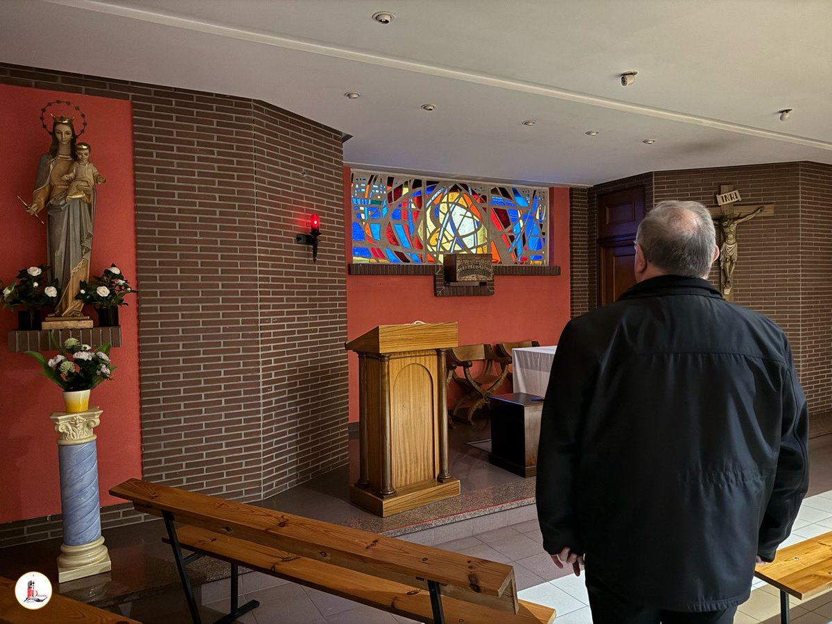 IglesiaEnLeon's tweet photo. 👉🏼 Nuestro Obispo el P. @cmfluisangel acaba de visitar el ✝️🏫 @centroboscoleon, en el que ha dirigido los ☀️ #BuenosDías a sus alumnos y profesores y ha visitado sus🛠️ #talleres y 👨🏼‍🏫 #aulas. https://t.co/xnE4yH2tMb