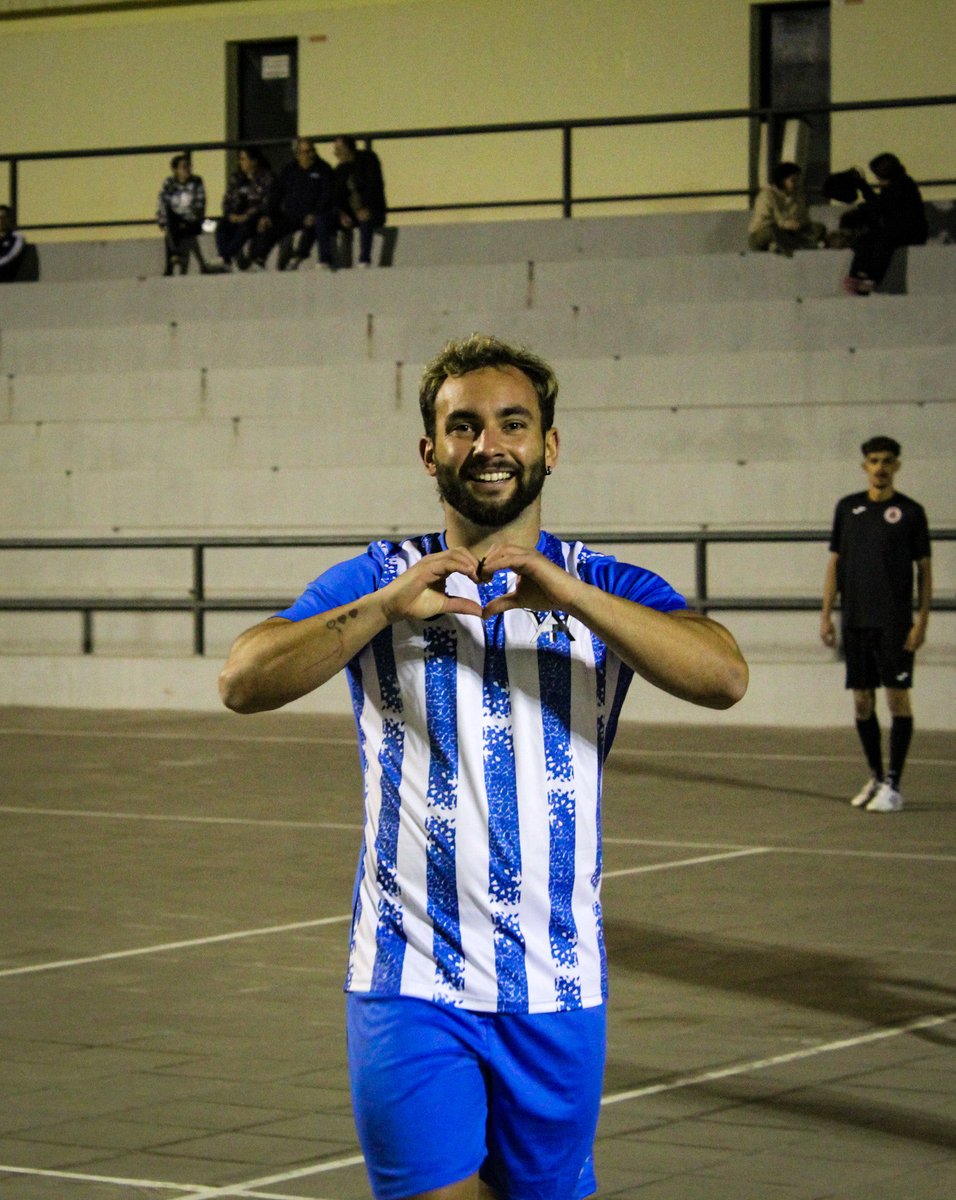 AtlantidaFutsal's tweet photo. 👋🏼😃 ¡Buenos días afición! 

#SomosUnoSomosAtlántida🔱🤍💙 https://t.co/wdFs8VSJZw