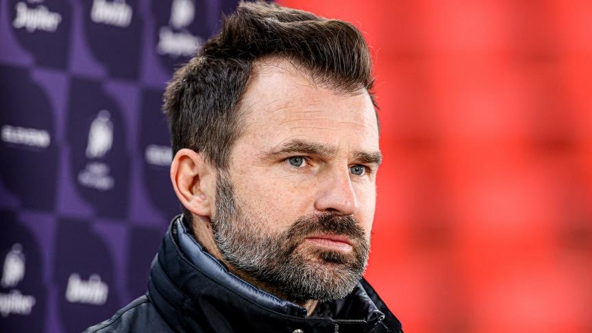 RSCLEspana's tweet image. ¡Feliz cumpleaños al entrenador Ivan Leko, quien hoy celebra sus 46 años! 🥳🎉 Que este nuevo año esté lleno de éxitos y alegrías en el campo. ¡Vamos equipo! 🔴⚪️ #FelizCumpleaños #IvanLeko