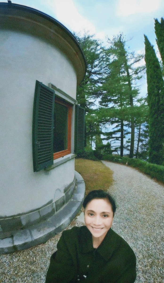 mascinel's tweet photo. atty. leni living her healthy and toxic free life 🍃 https://t.co/ecbDeSl0rT