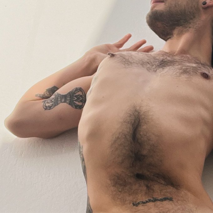 Exposed chest, heart beneath. https://t.co/k71ZNKQmcz