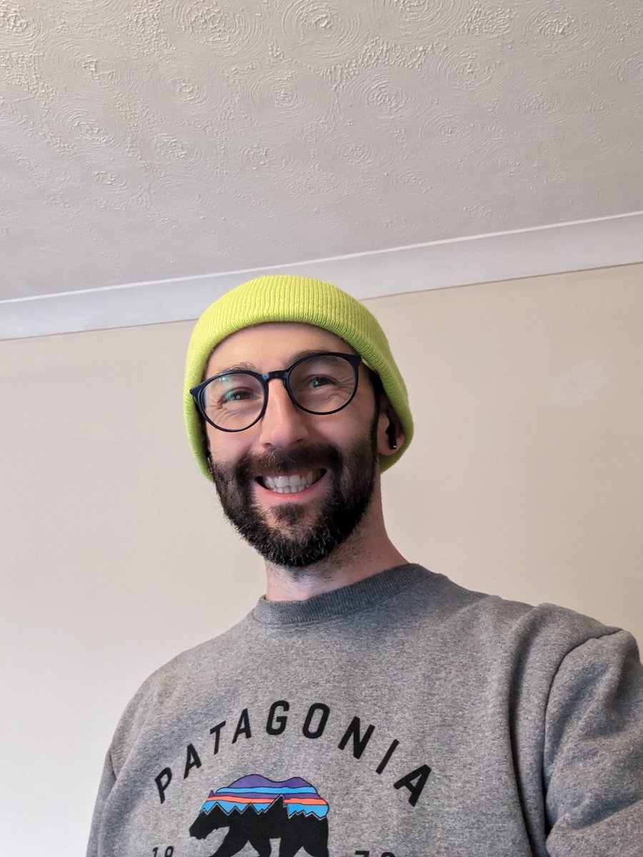 itmcopywriting's tweet image. I just got in from school run and a man passing by said, &quot;That&apos;s bright!&quot;

I think he was talking about my hat.

Sometimes stating the obvious is all it takes.

#copywriting tip 101.

#marketing #wednesdaywisdom