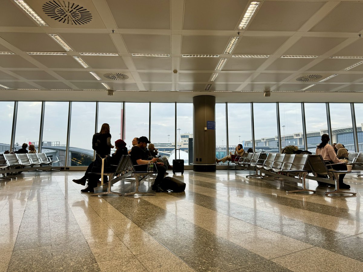 toomore's tweet image. Today is the last day at Europe, we’re all going back to Taiwan. Hope next year we still have a chance to attend #FOSDEM again. Thanks for all dropped by our booth and let’s us to share our efforts in open source in Taiwan. #OCF #COSCUP