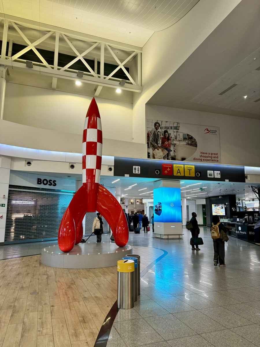 toomore's tweet image. Today is the last day at Europe, we’re all going back to Taiwan. Hope next year we still have a chance to attend #FOSDEM again. Thanks for all dropped by our booth and let’s us to share our efforts in open source in Taiwan. #OCF #COSCUP