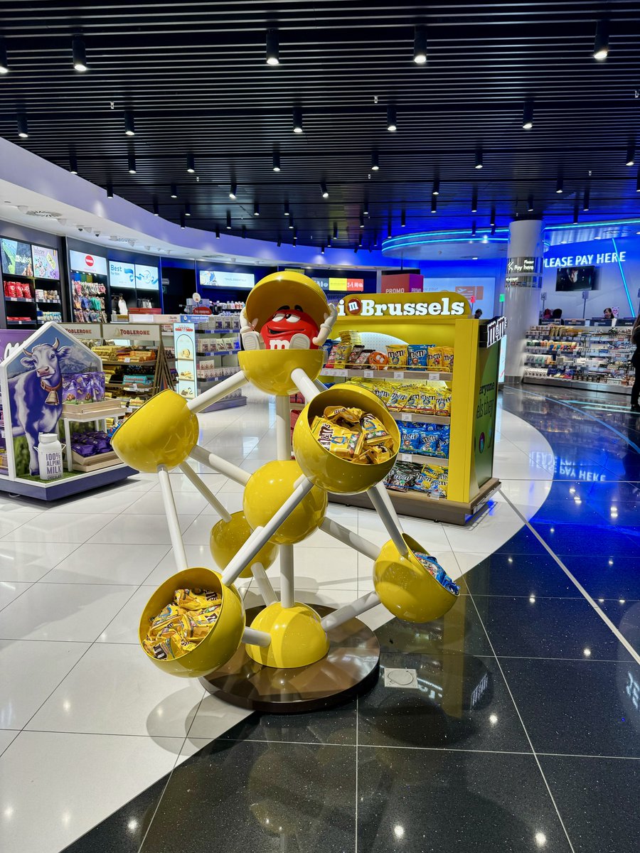 toomore's tweet image. Today is the last day at Europe, we’re all going back to Taiwan. Hope next year we still have a chance to attend #FOSDEM again. Thanks for all dropped by our booth and let’s us to share our efforts in open source in Taiwan. #OCF #COSCUP