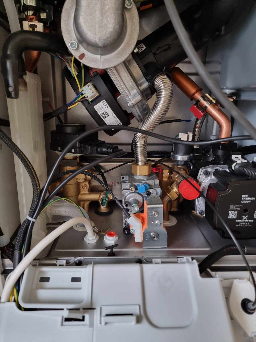 GnHeating's tweet photo. First year service on a @baxiboilers 830.
Still looks brand new! https://t.co/8BgGMQyDgx