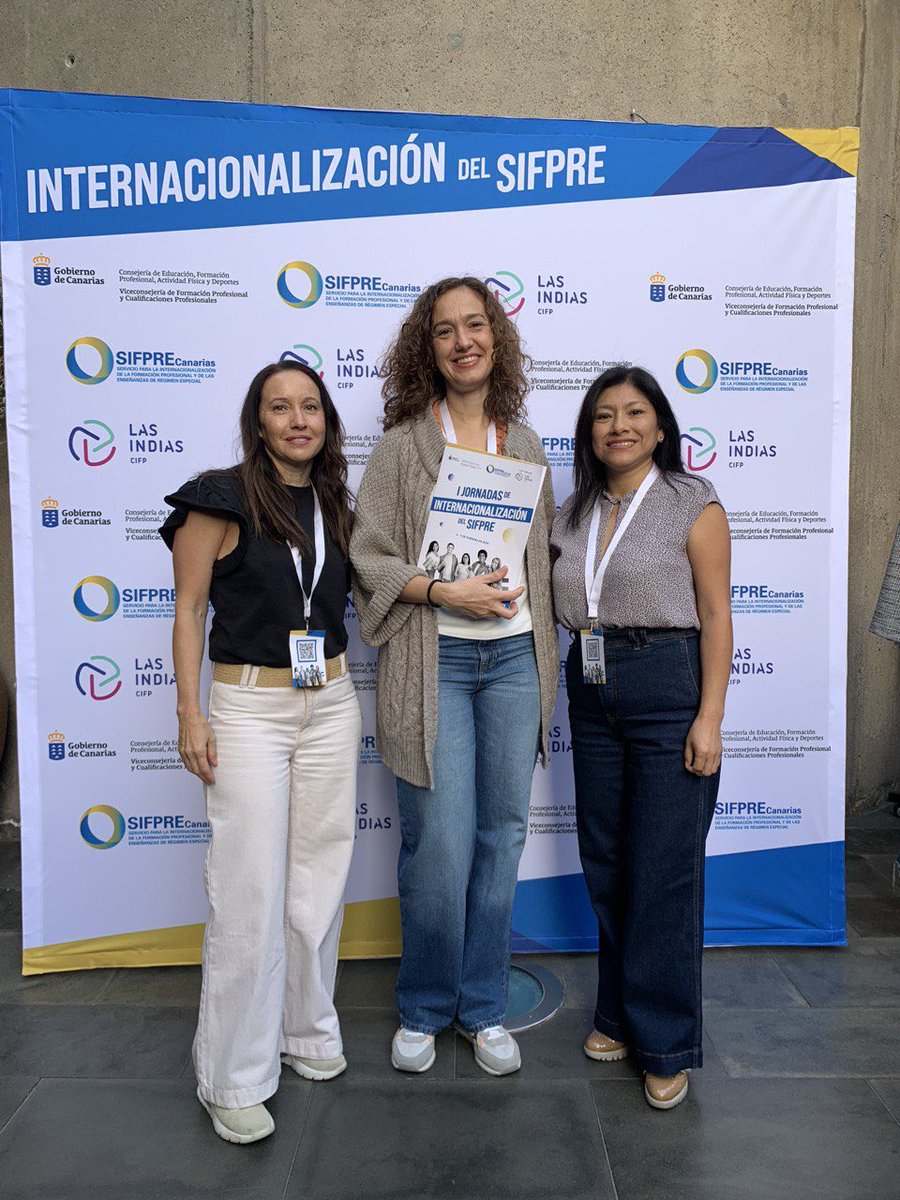 Asistimos a las Primeras Jornadas  del Sifpre Canarias, Servicio para la Internacionalización de la Formación Profesional y de las Enseñanzas de Régimen especial. Coincidimos con <a href="/mundopani/">David Paniagua</a> nuevo coordinador de Innovación de @EducacionCan y gran amigo <a href="/sepiegob/">SEPIE</a> <a href="/EUErasmusPlus/">Erasmus+</a>