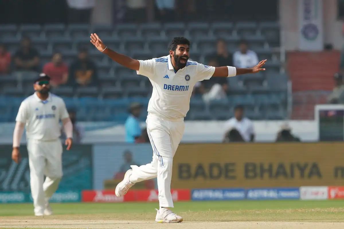 JayShah's tweet photo. Big congrats to @Jaspritbumrah93 for his remarkable achievement as the fastest Indian pacer to hit 150 Test wickets and securing the top spot on the ICC Men's Test Bowler rankings with his outstanding 6/45 performance!
@BCCI https://t.co/82ZRUlpMci