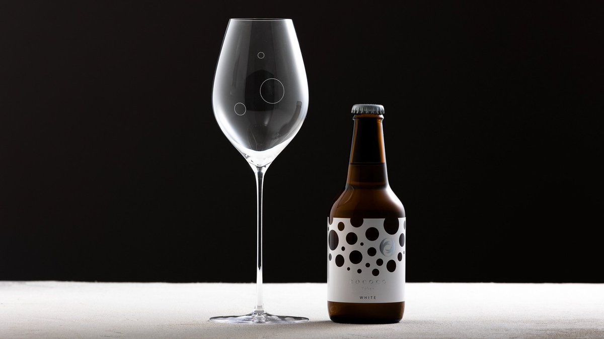 世界各地で「恋人たちの日」としてお祝いされてる #バレンタインデー。愛する想いを初めて告げる人も、ずっとそばにいてくれる人へ気持ちを伝える人も、#ROCOCOTokyoWHITE で華やかさを添えた愛の告白をしてみませんか？🥂♥️