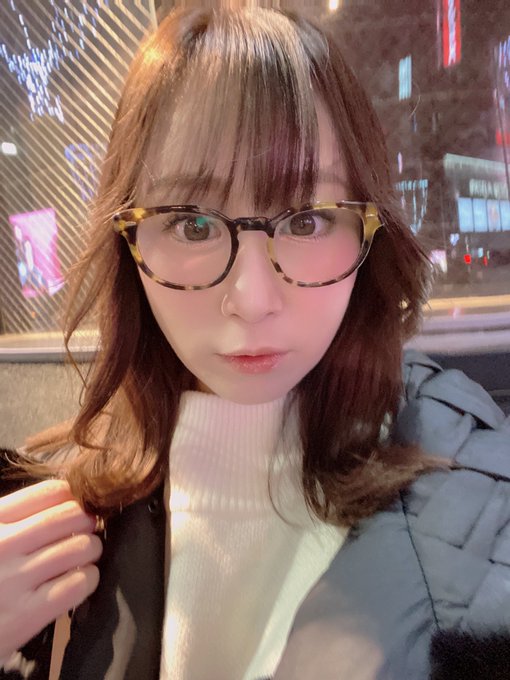 ゴールデン街にある中村酒店で5000円以上使うとバックもらえたよー 中村酒店、安いからボトル入れてね😍 #nakamurasakaten #川上ゆう #ゴールデン街 https://t.co/xk4r<a href="/tag/nakamurasakaten"class="tags">#nakamurasakaten</a><a href="/tag/%E5%B7%9D%E4%B8%8A%E3%82%86%E3%81%86"class="tags"><span>#川上ゆう</span></a><a href="/tag/%E3%82%B4%E3%83%BC%E3%83%AB%E3%83%87%E3%83%B3%E8%A1%97"class="tags"><span>#ゴールデン街</span></a>
