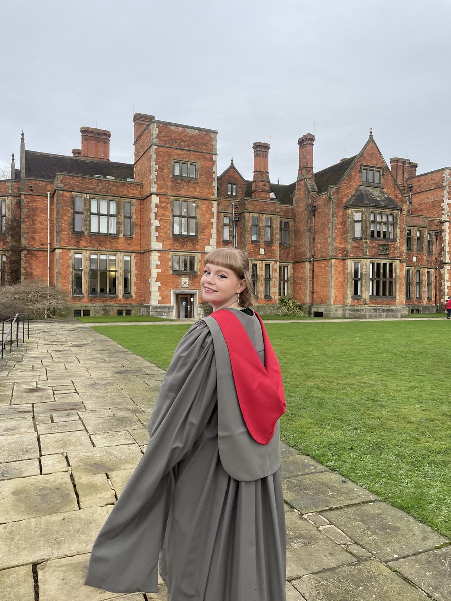 annabelwillis_'s tweet photo. officially a master (but only of the 18th century) https://t.co/q8MySTGDUz