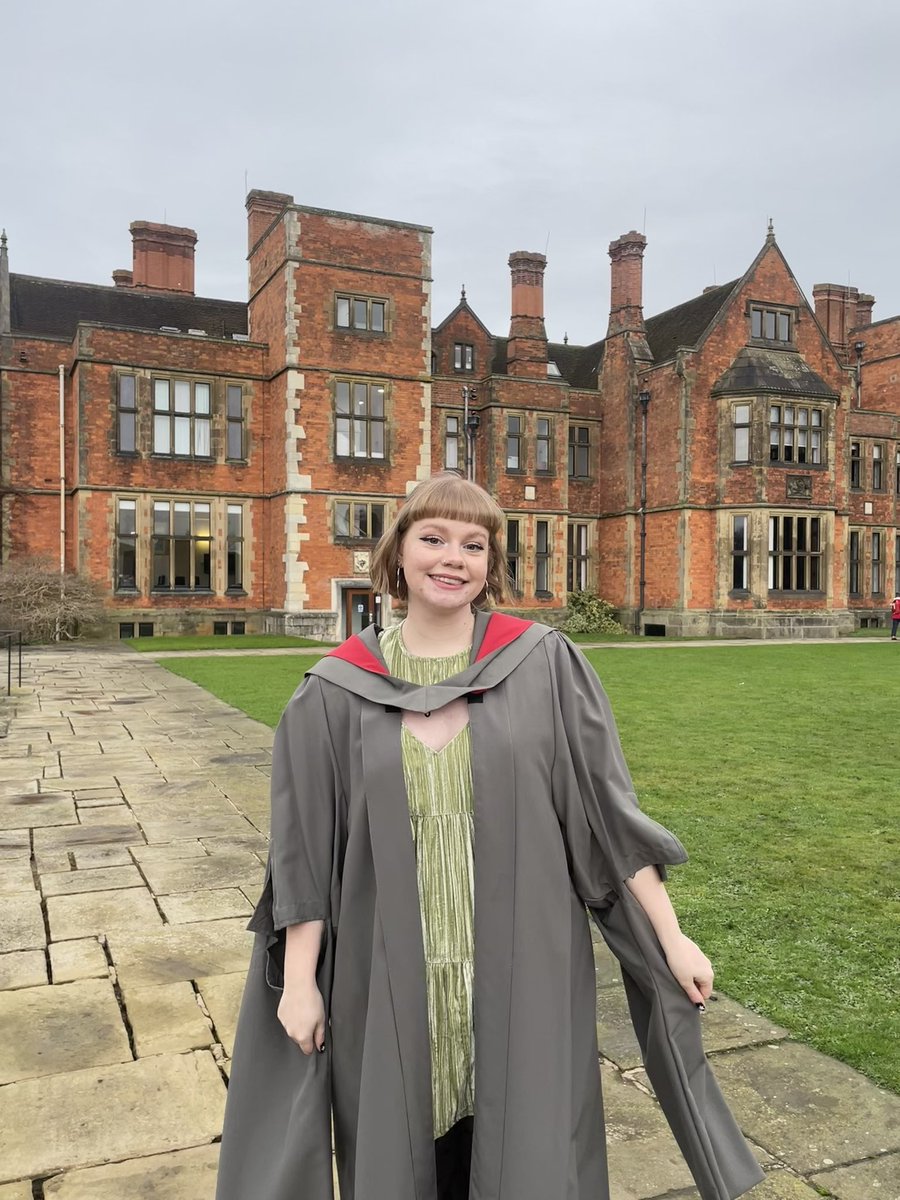 annabelwillis_'s tweet photo. officially a master (but only of the 18th century) https://t.co/q8MySTGDUz