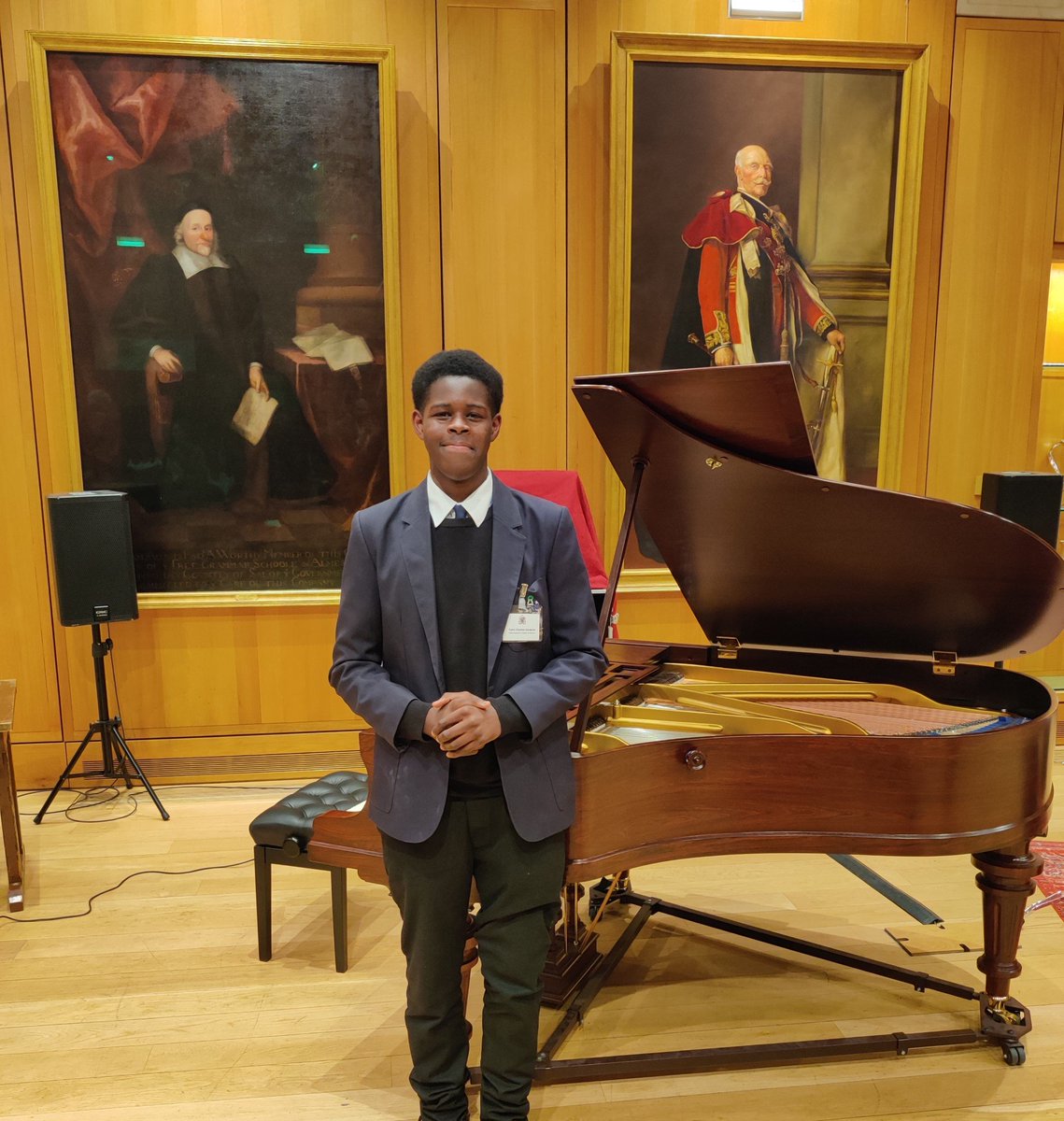 Congratulations to our Year 11, Knights Academy representative at the at the annual Haberdashers' Musician of the Year competition, playing piano masterfully!🎼🎹