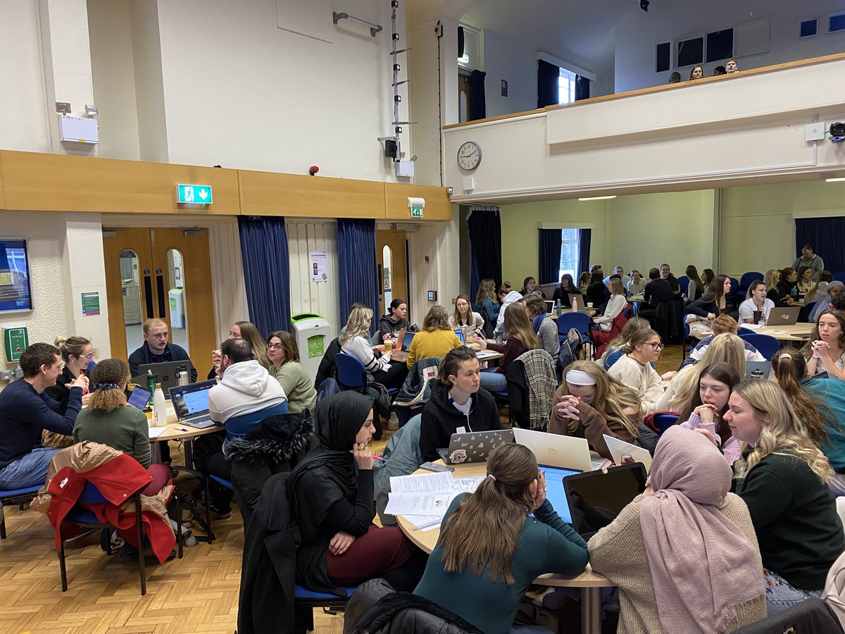 MWimpennyS's tweet image. Great to hear @PepsMccrea talking to our #ITE here @brookes_edu about memory and learning and what we attend to we learn! #ITT #teachertraining