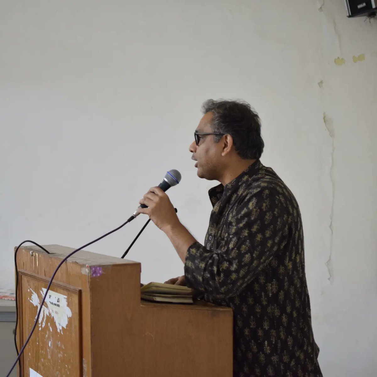 sociologuesCSSS's tweet photo. Sociologues had organised a memorial meeting of Prof Imtiyaz Ahmad, a political sociologist who was faculty at JNU. Prof T.K.Oommem, Prof Surinder Singh Jodhka, Prof Vivek Kumar, Prof Tanveer Fazal and Dr Hilal Ahmad were invited to discuss his works. Some Glimpses.. https://t.co/414dhDT9T4