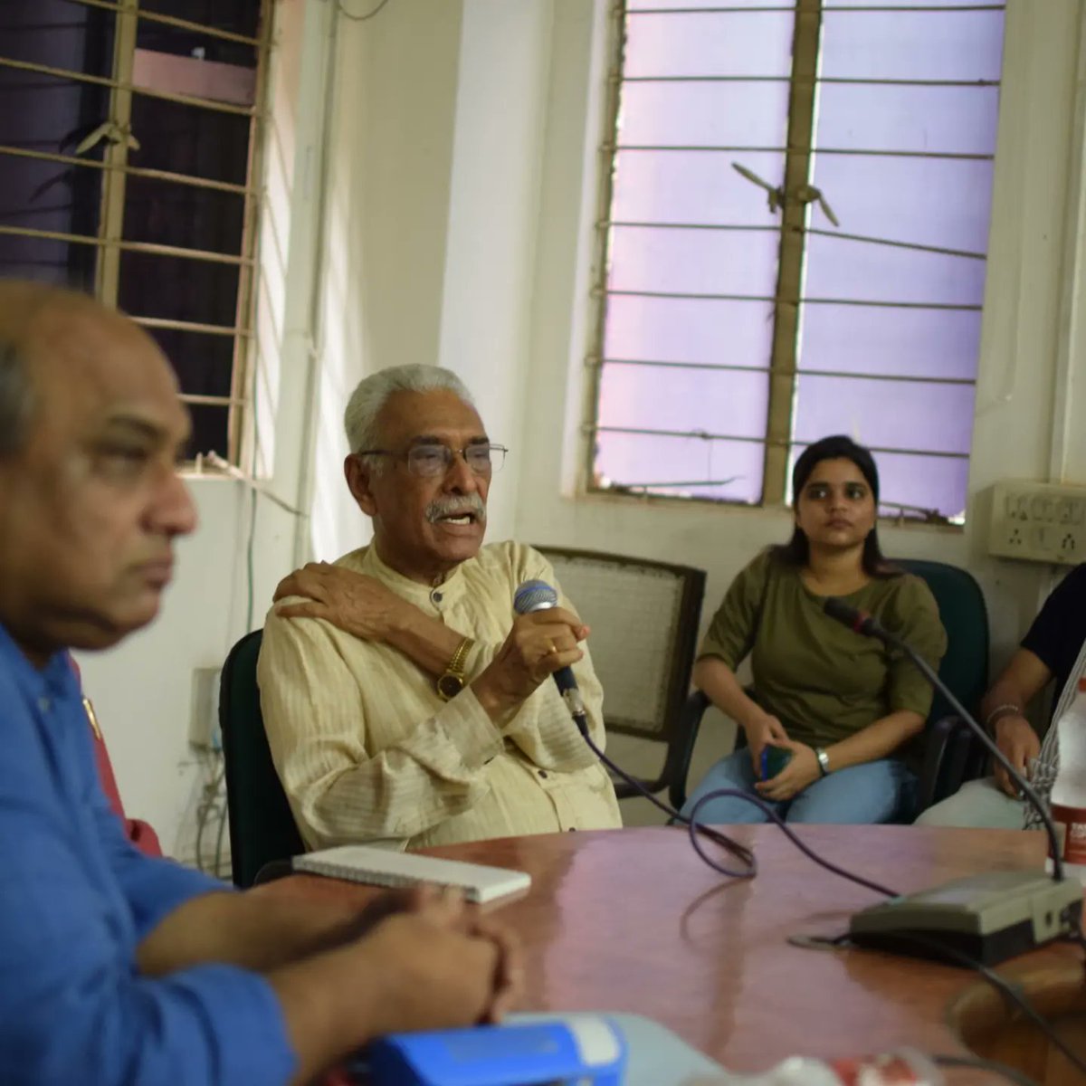 sociologuesCSSS's tweet photo. Sociologues had organised a memorial meeting of Prof Imtiyaz Ahmad, a political sociologist who was faculty at JNU. Prof T.K.Oommem, Prof Surinder Singh Jodhka, Prof Vivek Kumar, Prof Tanveer Fazal and Dr Hilal Ahmad were invited to discuss his works. Some Glimpses.. https://t.co/414dhDT9T4