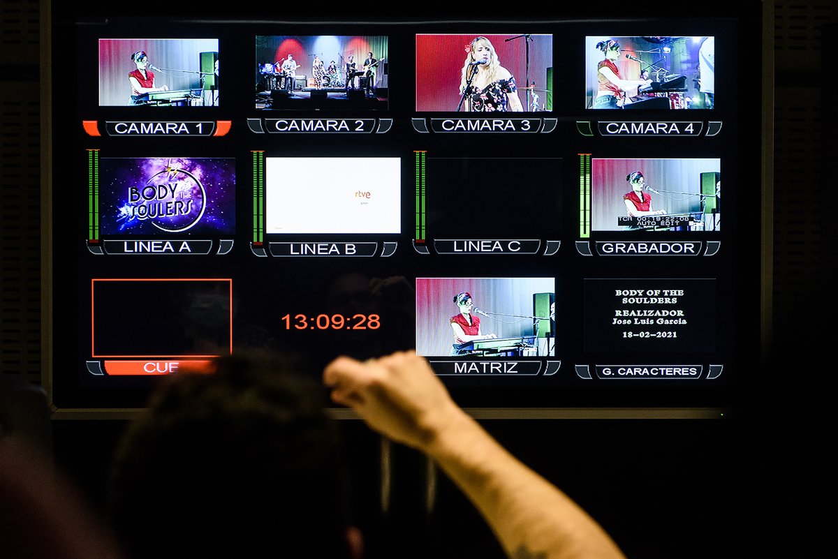 sgaeactualidad's tweet photo. 💥#Supermirafiori, #Num3robot, @AlbaBioque, @DiversosBand, #Ethernal, #Barri, #CottonTree y @cantometrics son los grupos 🎶seleccionados para participar en la V edición #HugoStuven; iniciativa de #SGAE y el @RTVEin que permite a 8⃣ bandas emergentes ⏺️grabar en directo con la máxima calidad profesional.
https://t.co/6rxbO3T7xe
@HugoStuvenC @rtve