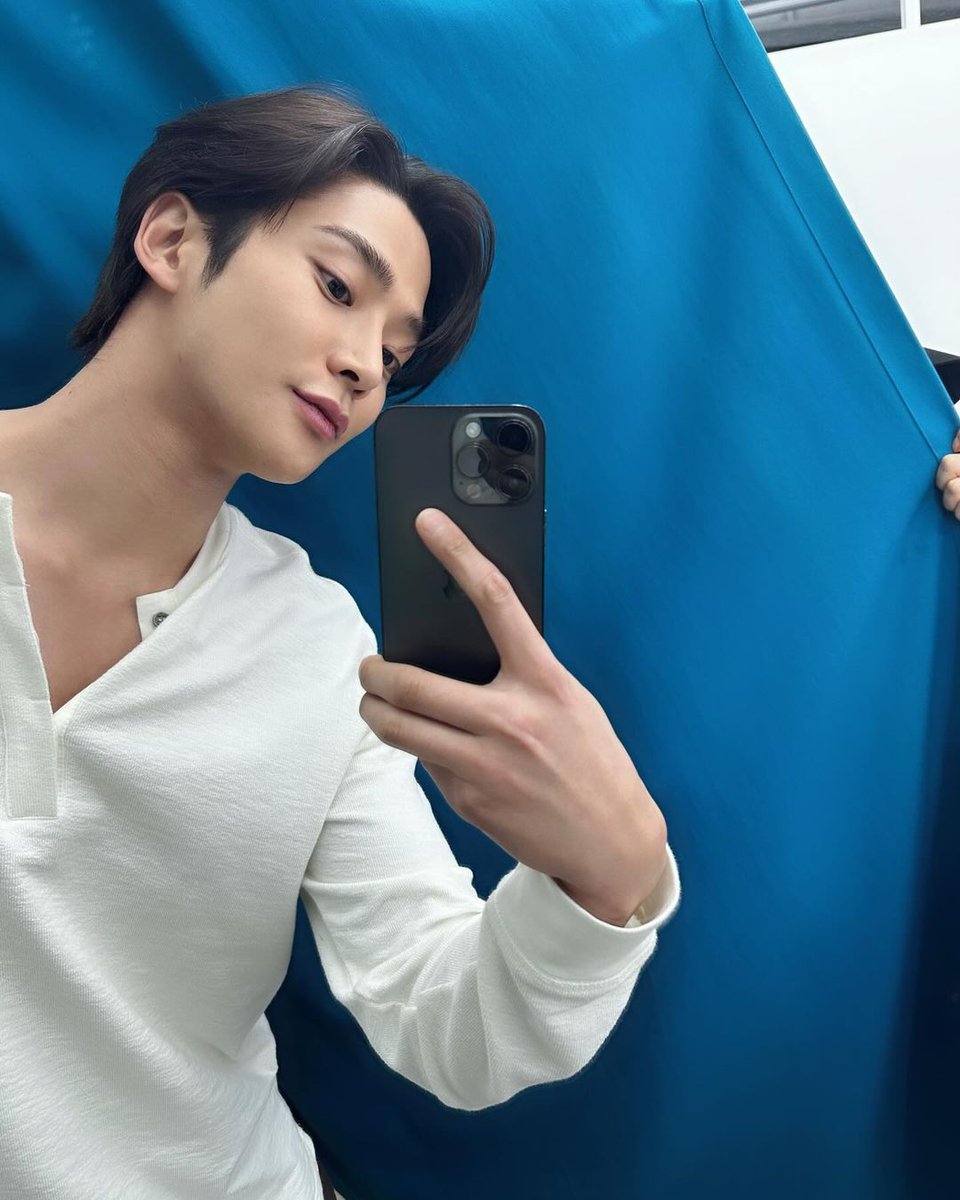RowoonBrasil's tweet photo. O FIM DE UMA ERA! Através do Instagram, #Rowoon declara o fim do long hair com um novo corte de cabelo. https://t.co/sAbGKCZu7C