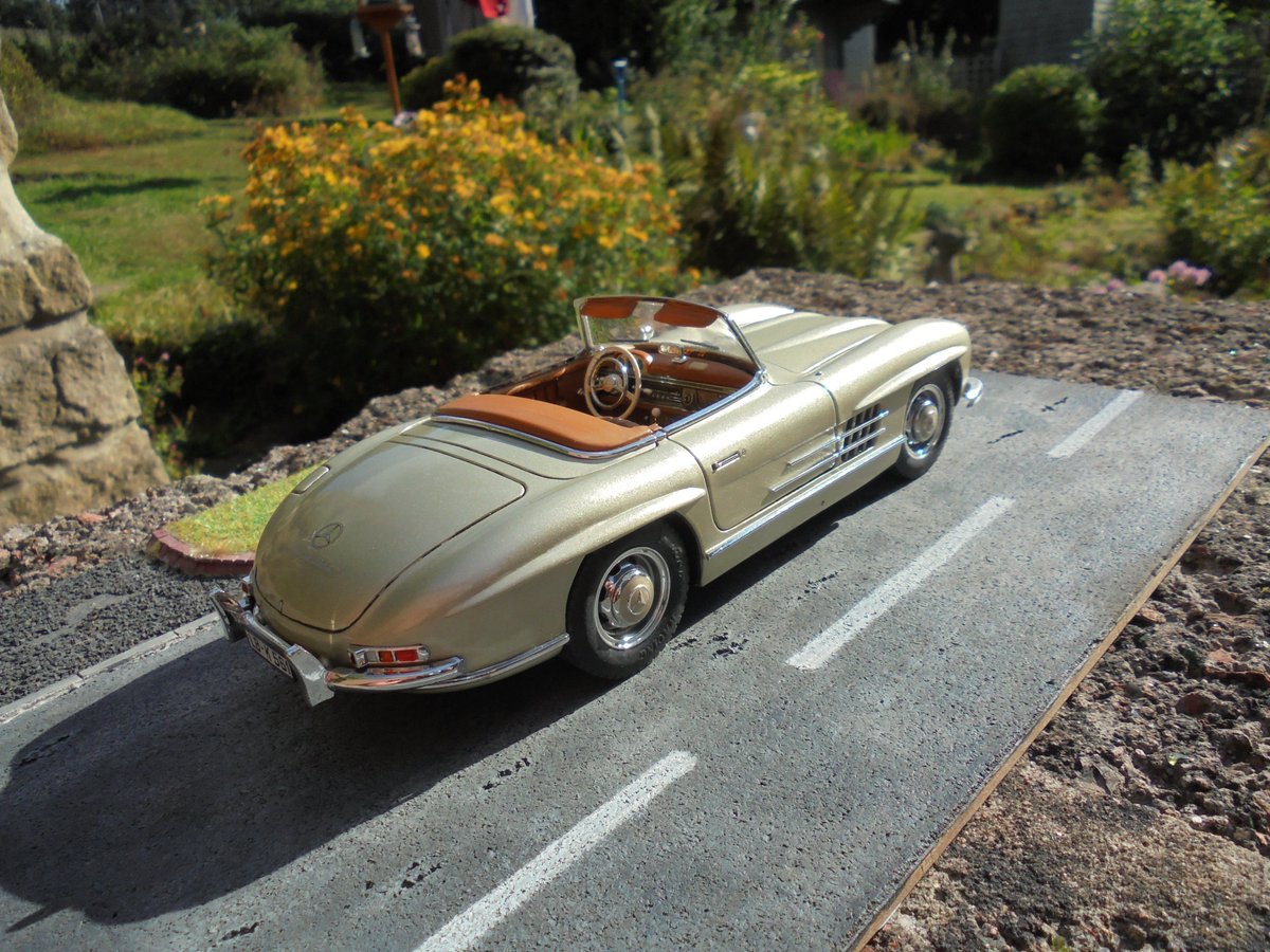 1957 Mercedes Benz 300SL Roadster in Champagne gold. #Italeri