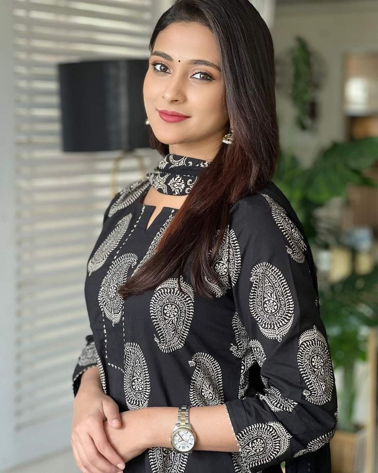 ईश्वर ठीक रखे उनकी आंखों को 🙏

👁 

👀

जो मेरे पोस्ट को देखकर कमेन्ट 

रिपोस्ट करते है 📱

बाकियों के चश्मे का नंबर

 घटे या बढ़े हमें क्या..🤷

😂😂😂😂😂😂😂😂😂😂