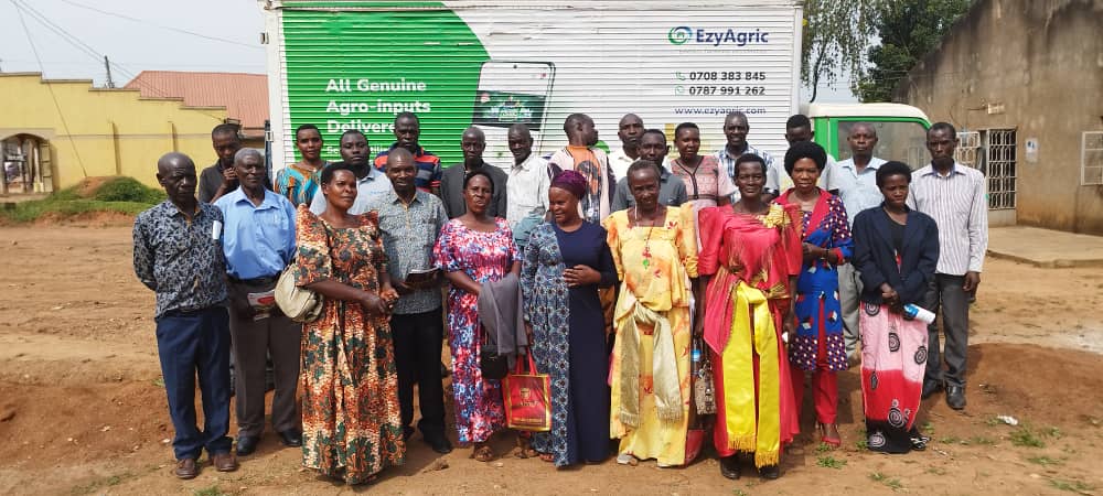 Creating endless farming possibilities As we gear up for the upcoming season, our dedicated team is on the ground in Nakaseke, diligently training merchants and farmers on harnessing the potential of the EzyAgric App to access to genuine agricultural products and services.