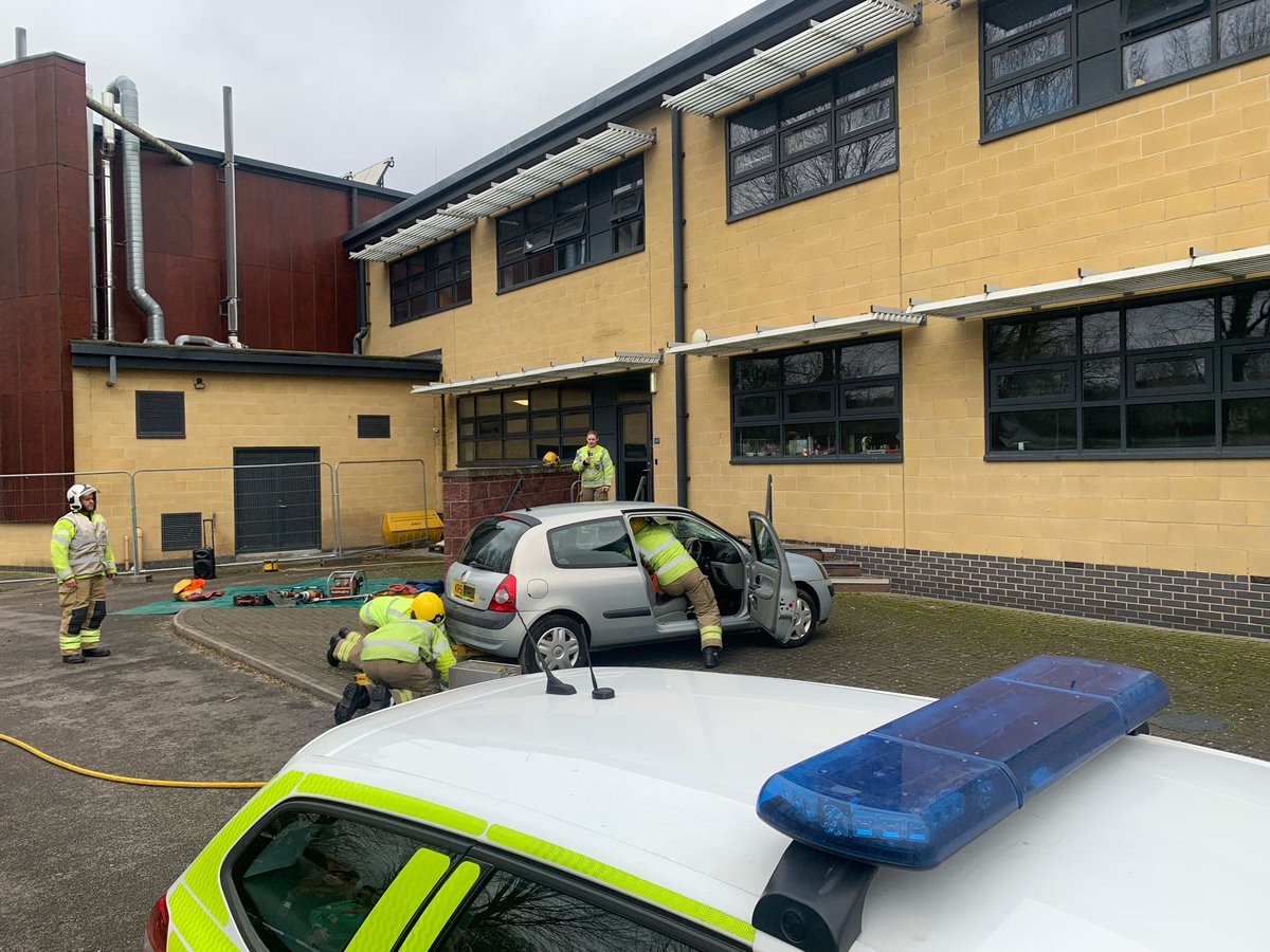 DerbyshireFRS's tweet photo. Ilkeston #Blue_Watch & our Prevention team visited Kirk Hallam Academy alongside @DerbysPolice to highlight the dangers of driving whilst under the influence.
This involved a talk with Year 12 & 13 students around the consequences of drink driving & an RTC demo. https://t.co/HRApJJaAUv