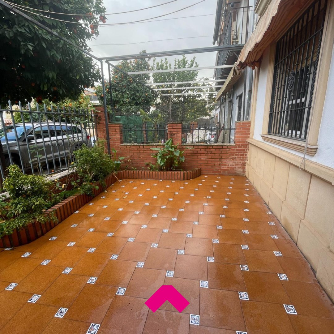 InmoBarin's tweet image. Fantástica casa adosada en Colonia de la Paz📍

📌 Nº de Referencia: 12-CM202
🛏 Habitaciones: 5
🚿 Baños: 2
⛏ Metros construidos: 202

🌐Toda la información en nuestra web:
inmobiliariabarin.com/inmueble-20651…