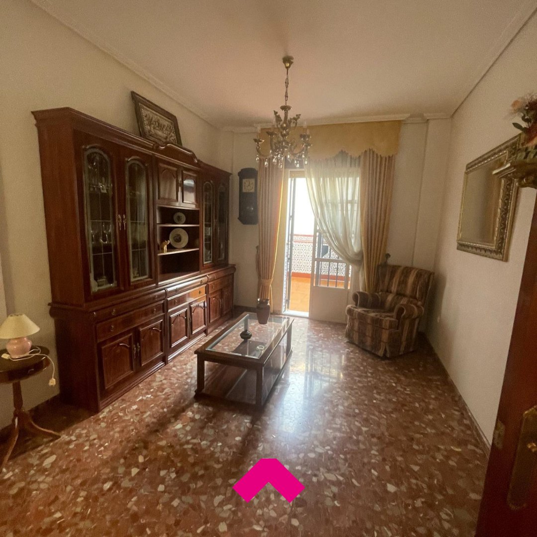 InmoBarin's tweet image. Fantástica casa adosada en Colonia de la Paz📍

📌 Nº de Referencia: 12-CM202
🛏 Habitaciones: 5
🚿 Baños: 2
⛏ Metros construidos: 202

🌐Toda la información en nuestra web:
inmobiliariabarin.com/inmueble-20651…