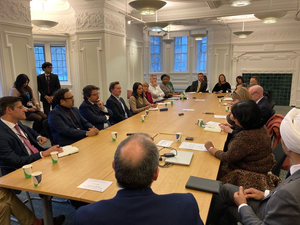 Excellent roundtable with @UKIBC and @MahindraRise discussing how UK-India collaborations are vital for the future of #EVtechnology and #NetZero. Special thanks to @LabourSJ, @KulveerRanger, @Baroness_Verma and @KuldipSahota51