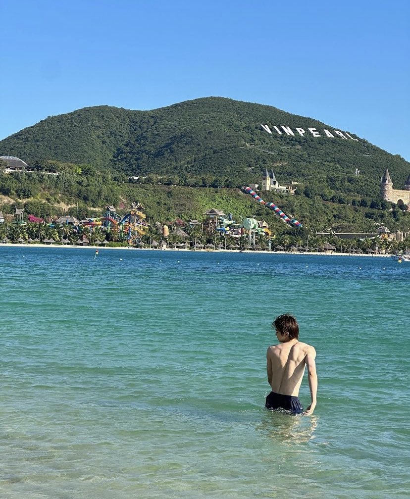 riizepics's tweet image. riize_official instagram update with sungchan