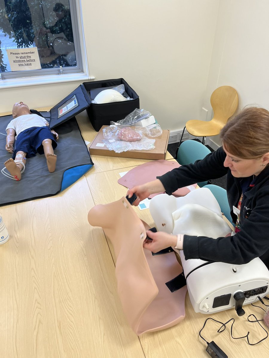 This mornings OSCE practice in CYPCN service for our CCN/CCT team members undertaking the physical assessment module. @scft_pdn @TracyAllanRN @MulcahyJane @taylang83