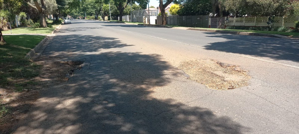 @MyJRA can you Plse assist in repairing road surface. 2 fairly big holes left un repaired after burst pipe last year. Address 110 John Adamson drive, Montgomery Park, Randburg. Closest cnr Beyers Naude Drive. @Lesufi @CityofJoburgZA @GPDRT_ #joburgRoadSafety